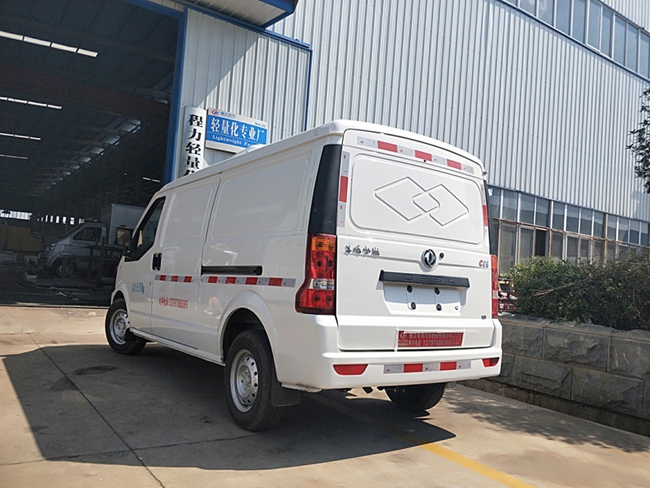 东风小康国五冷藏车面包汽油车